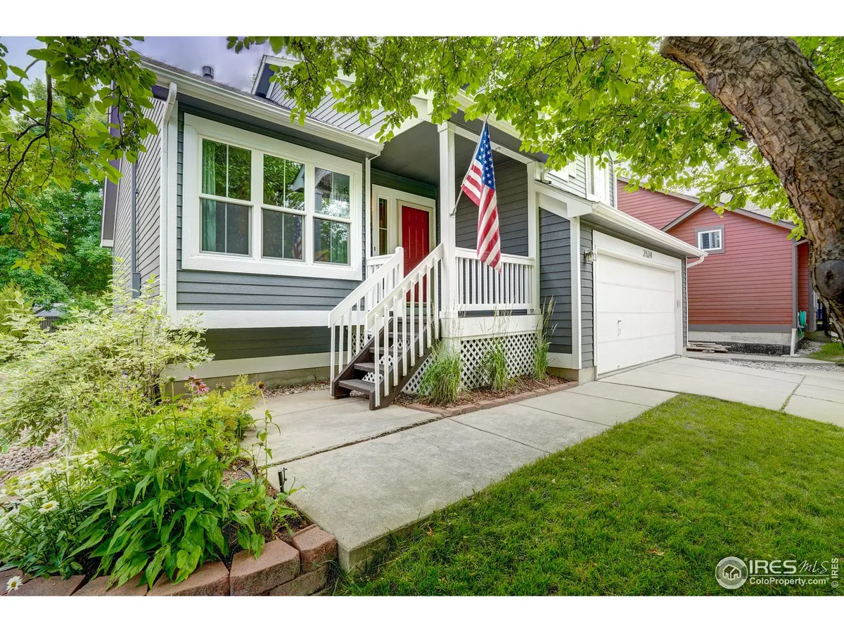 4 bed, 4 bath, single-family home across the street from a beautiful park! Idyll…