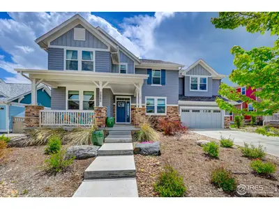 RARE LISTING *** COMMUNITY POOL *** 5 BEDROOMS UPSTAIRS INCL LARGE BONUS ROOM w/…