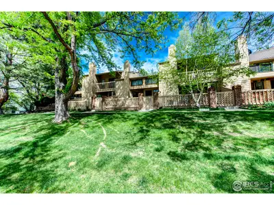 1 bedroom 1 bath + loft Townhome unique, quiet and efficient at 956 sqft. Founta…
