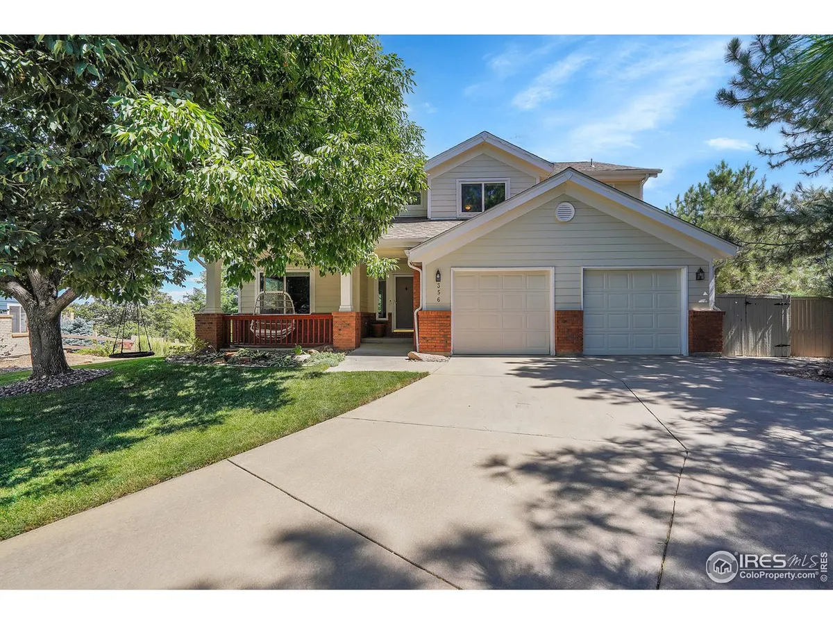 FULLY REMODELED, MOVE-IN READY, QUIET CUL-DE-SAC. COMMUNITY POOL. Every room spa…
