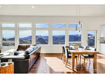 Where else can you live like you're on retreat and be only 12 minutes to downtow…