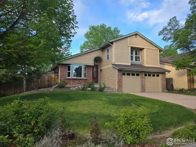 Beautiful home in wonderfully livable Ken-Caryl Ranch! 10x the amenities of typi…