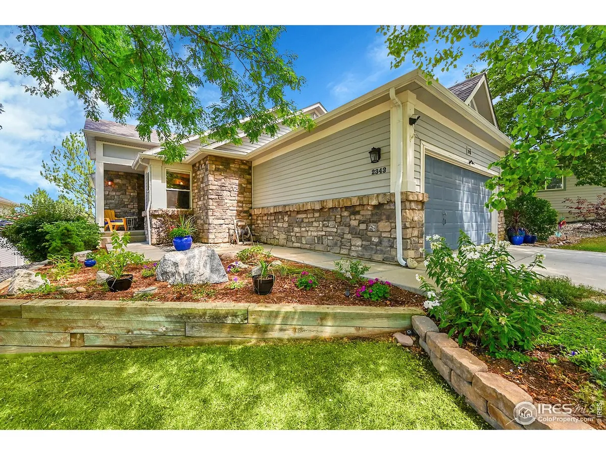 RANCH STYLE HOME with MAIN-LEVEL PRIMARY SUITE. Discover effortless single-story…