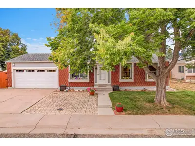 Ranch style charmer with Cherry Creek Schools! Short walk to all schools - indep…