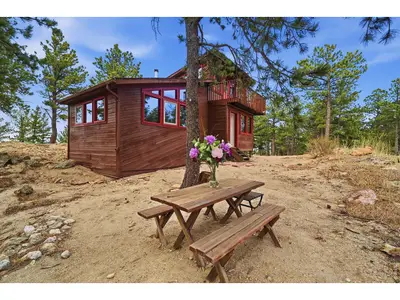 Experience a getaway from the grind in this OFF GRID home, just 8 1/2 miles to d…